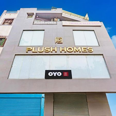 Hotel O Plush Homes New Delhi Buitenkant foto