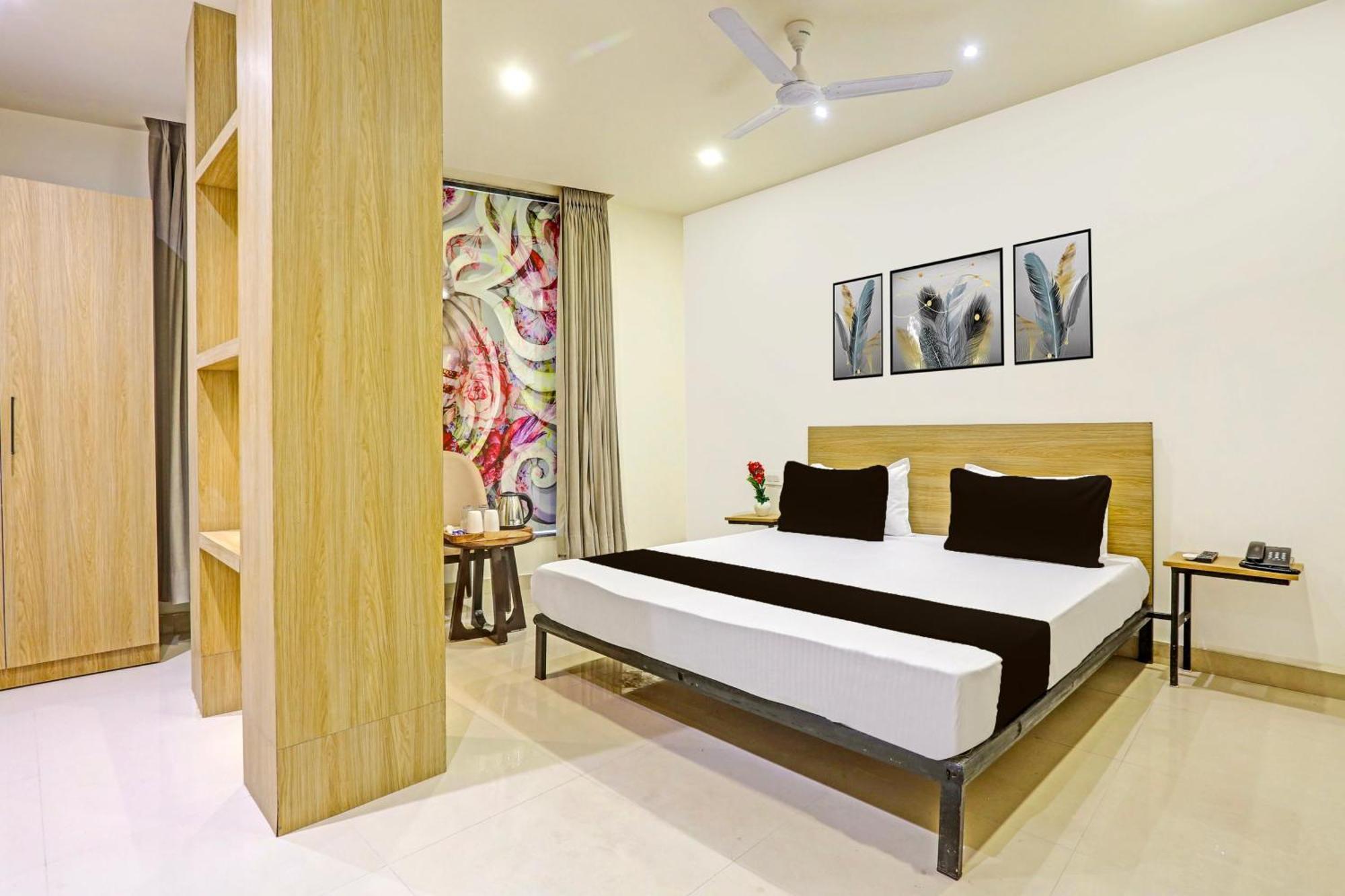 Hotel O Plush Homes New Delhi Buitenkant foto