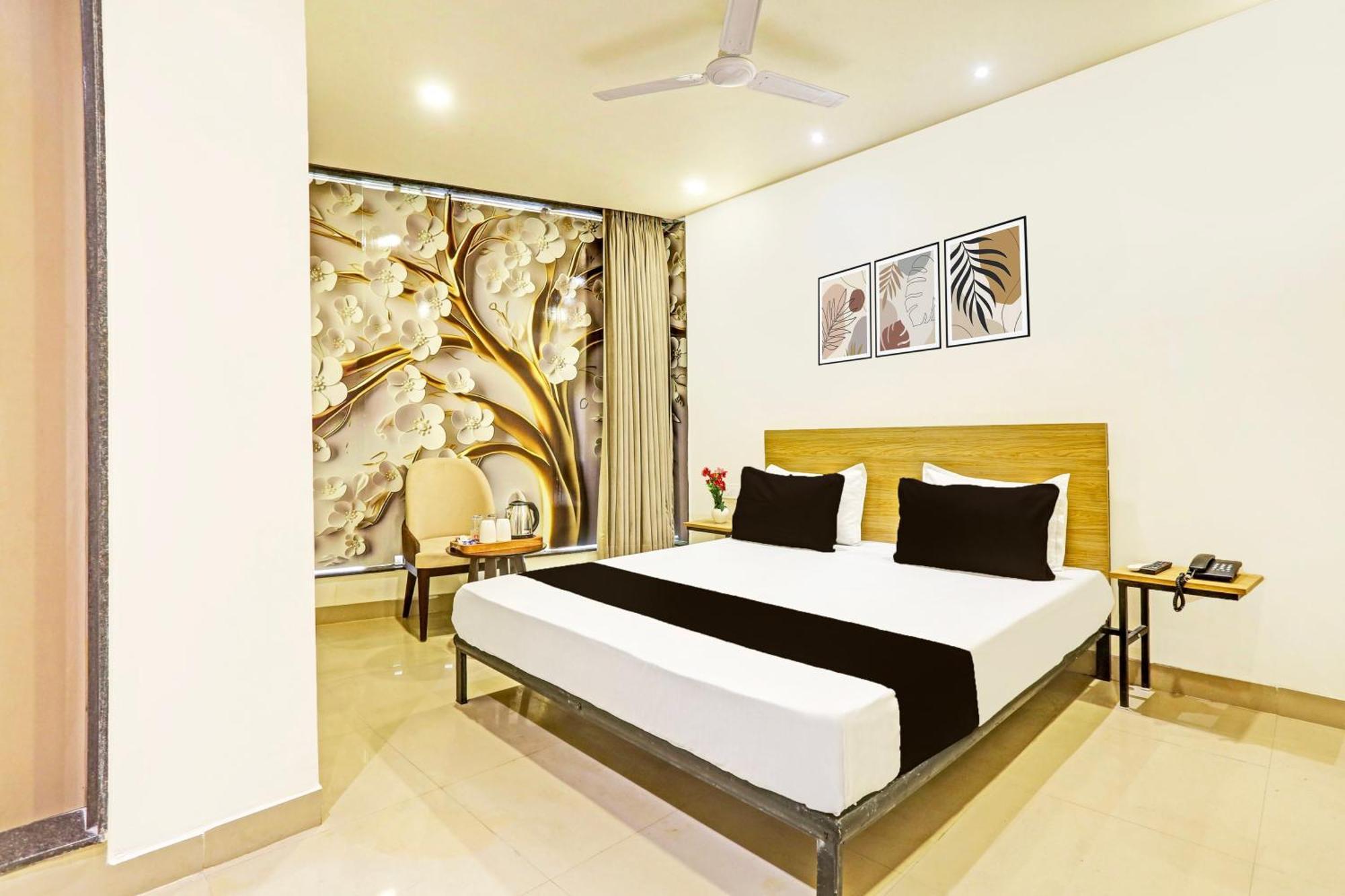 Hotel O Plush Homes New Delhi Buitenkant foto