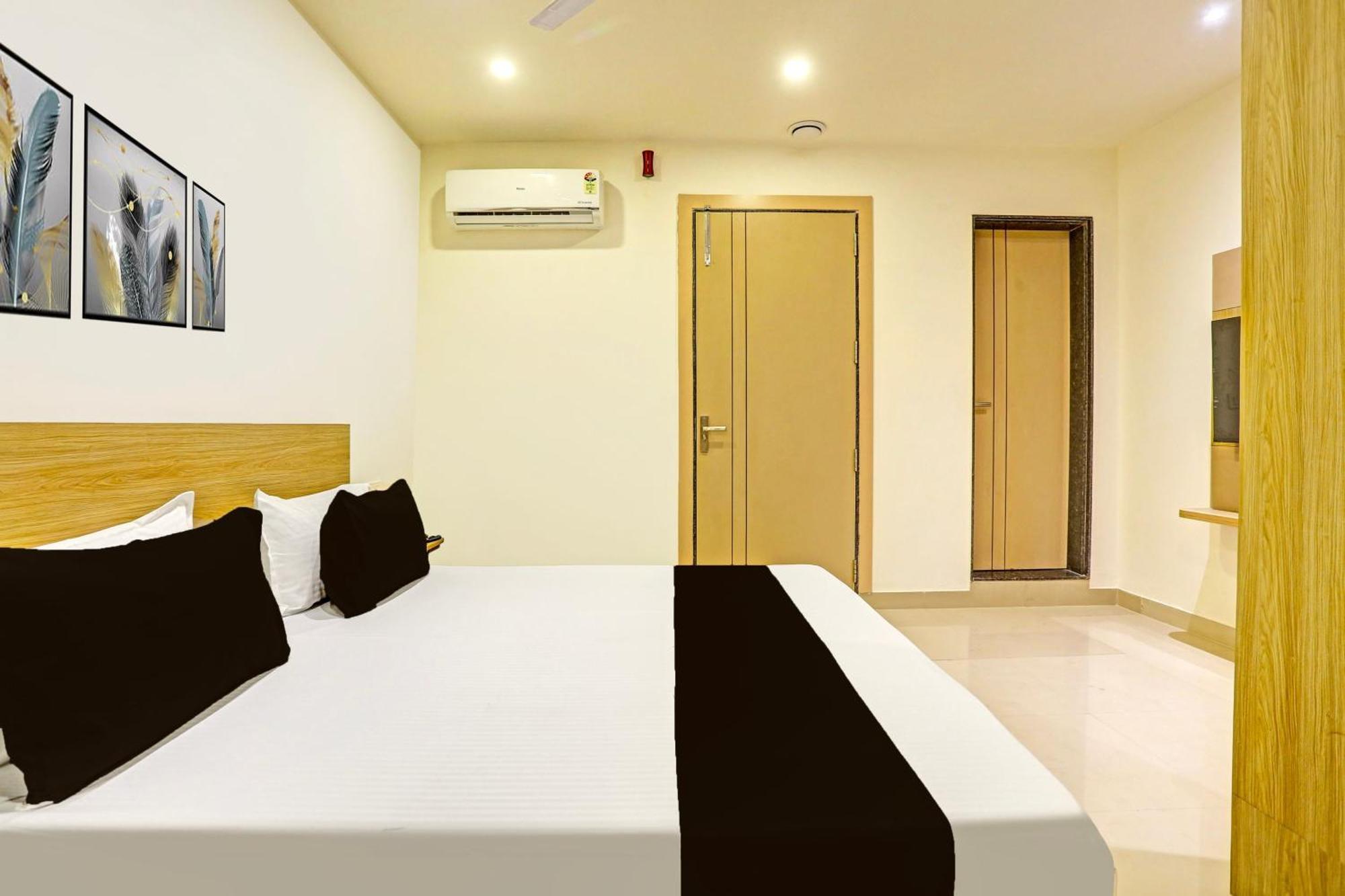 Hotel O Plush Homes New Delhi Buitenkant foto