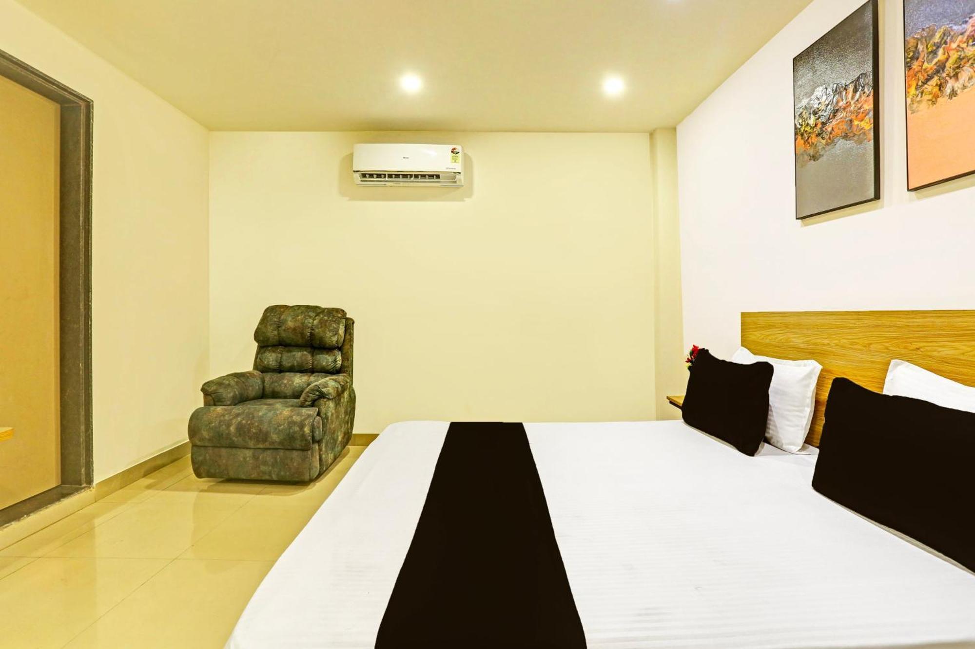 Hotel O Plush Homes New Delhi Buitenkant foto