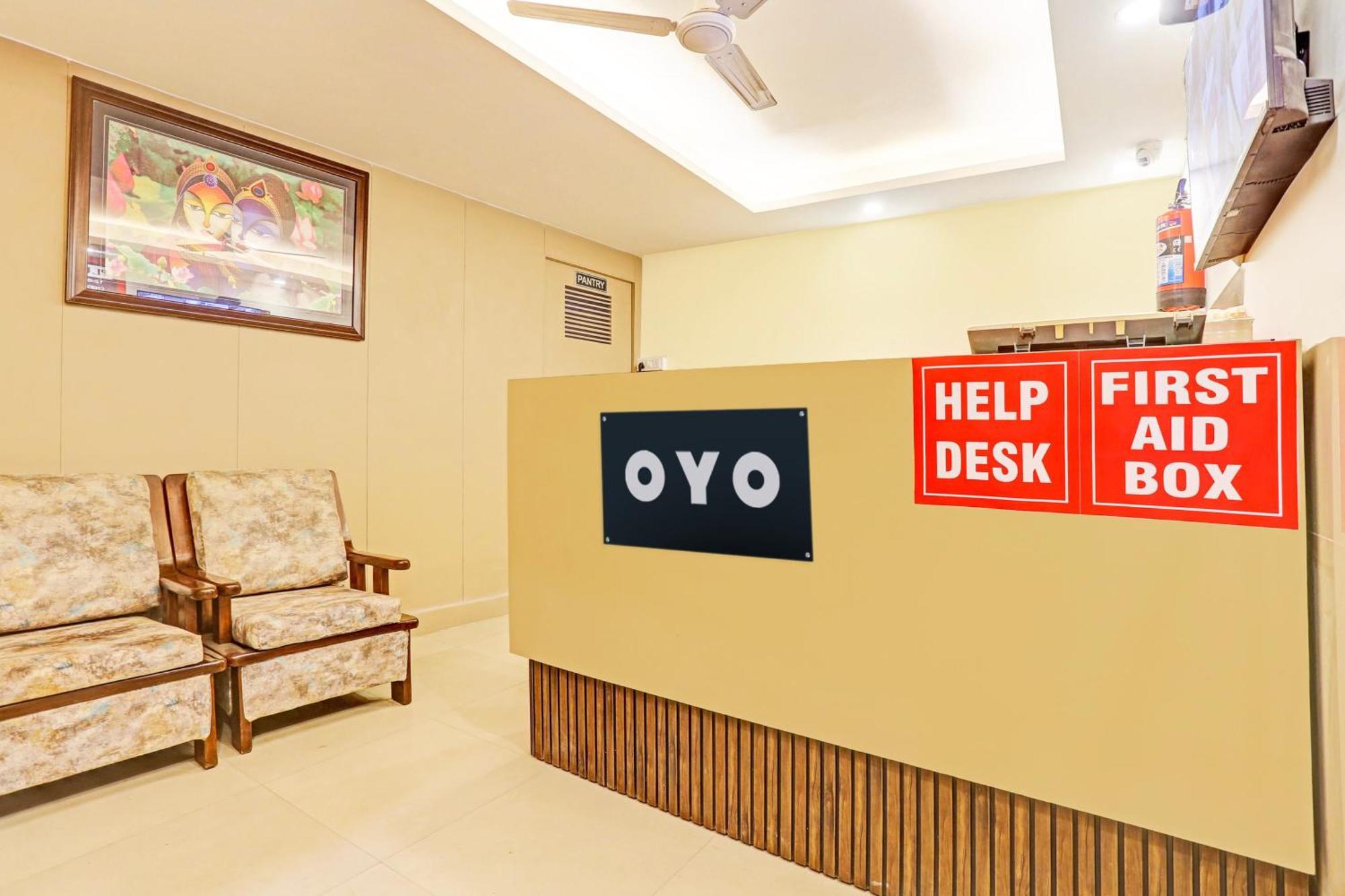 Hotel O Plush Homes New Delhi Buitenkant foto